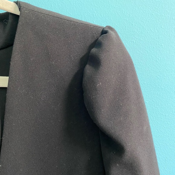 Cropped Black Blazer - Picture 5 of 5